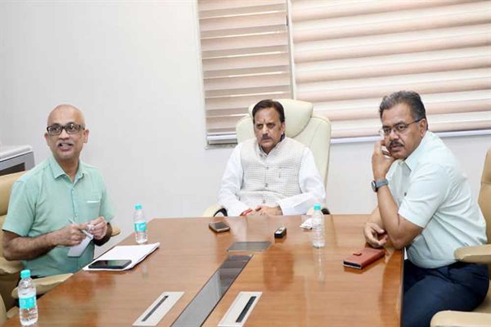 स्वास्थ्य सेवाओं की गुणवत्ता, पारदर्शिता, जवाबदेही एवं सेवा प्रदायगी की दक्षता को करें मजबूत: उप मुख्यमंत्री शुक्ल स्वास्थ्य सेवाओं की गुणवत्ता, पारदर्शिता, जवाबदेही एवं सेवा प्रदायगी की दक्षता को करें मजबूत: उप मुख्यमंत्री शुक्ल