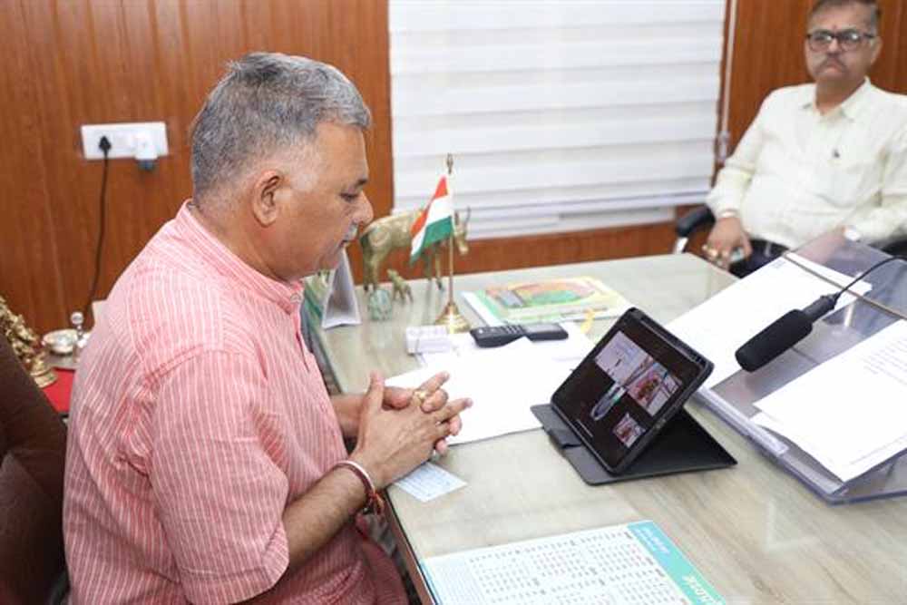 स्वस्थ जीवनशैली अपनाने का सबसे प्रभावी माध्यम है योग : मंत्री  परमार