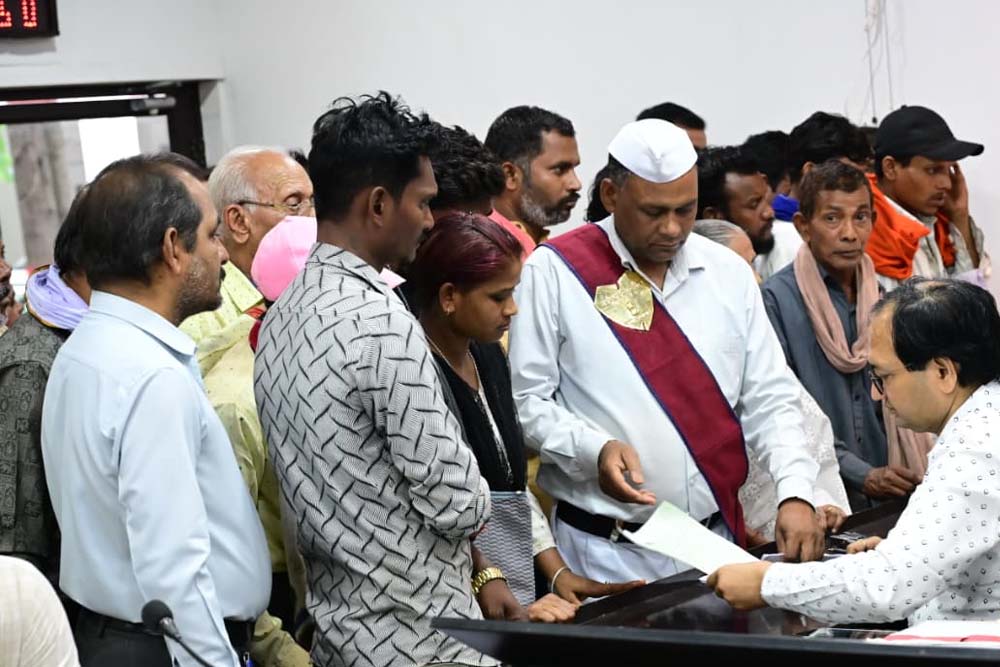 जनदर्शन में 103 आवेदनों पर हुई सुनवाई, कलेक्टर ने शिकायतों के त्वरित निराकरण के दिए निर्देश