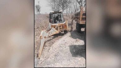 खंडवा में अवैध उत्खनन रोकने गए पटवारी पर जानलेवा हमला, ट्रैक्टर से कुचलने की कोशिश