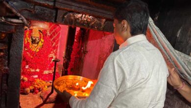 वन मंत्री केदार कश्यप ने किए मां दंतेश्वरी के दर्शन, प्रदेश की सुख-समृद्धि और खुशहाली की कामना की वन मंत्री केदार कश्यप ने किए मां दंतेश्वरी के दर्शन, प्रदेश की सुख-समृद्धि और खुशहाली की कामना की