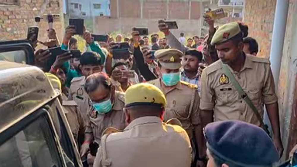 यूपी में चार बच्चों की हत्या का रहस्य गहराया, आरोपी की तलाश में जुटी पुलिस