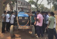 बंदूक से खेती तक: नारायणपुर में आत्मसमर्पित नक्सलियों ने थामा ट्रैक्टर, शुरू की नई जिंदगी
