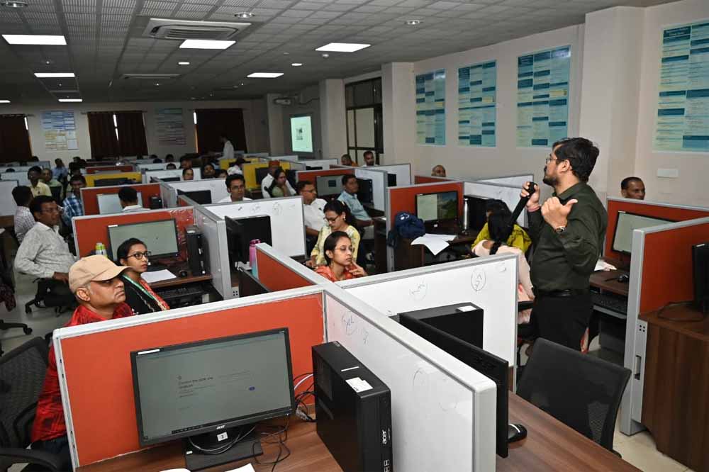नवा रायपुर स्थित आईआईआईटी में डिजिटल दक्षता एवं एआई एकीकरण पर चरणबद्ध प्रशिक्षण सम्पन्न