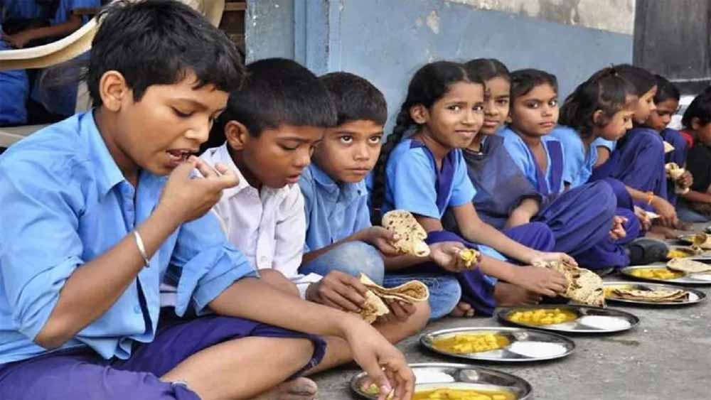 सरकारी स्कूलों में पढ़ाई के साथ लिखी जा रही पोषण, संस्कार और उज्ज्वल भविष्य की नई इबारत