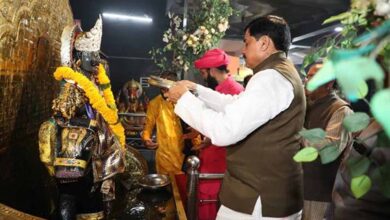 मुख्यमंत्री डॉ. यादव ने कमला पार्क स्थित शनि मंदिर में पूजा-अर्चना की