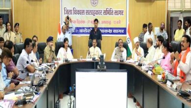 आदर्श जिला बनाने के लिए समन्वित प्रयास करें: उप मुख्यमंत्री शुक्ल आदर्श जिला बनाने के लिए समन्वित प्रयास करें: उप मुख्यमंत्री शुक्ल