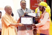 हर श्रमिक परिवार को मिलेगी स्वास्थ्य सुरक्षा: सीएम योगी