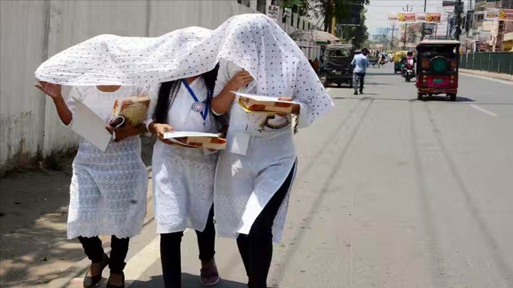 MP में गर्मी का कहर, 46.8°C पहुंचा पारा; कई जिलों में आज भी हीटवेव अलर्ट