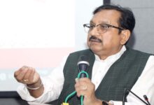 बिखरे हुए गांवों के स्थान पर ब्लॉक मुख्यालय में छात्रावासों का किया जाये युक्तियुक्तकरण : मंत्री डॉ. शाह