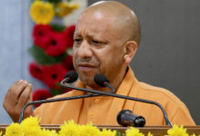 महराजगंज में CM योगी का बड़ा तोहफा! करोड़ों की परियोजनाओं का शिलान्यास, लाभार्थियों को सौंपी घर की चाबियां
