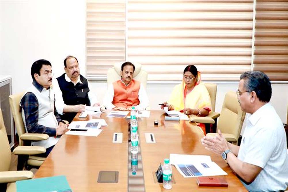 उप मुख्यमंत्री शुक्ल की अध्यक्षता में मेगा स्वास्थ्य सेवा अधोसंरचना प्रोत्साहन नीति-2026 के प्रारूप पर मंत्रिपरिषद समिति ने किया विमर्श उप मुख्यमंत्री शुक्ल की अध्यक्षता में मेगा स्वास्थ्य सेवा अधोसंरचना प्रोत्साहन नीति-2026 के प्रारूप पर मंत्रिपरिषद समिति ने किया विमर्श