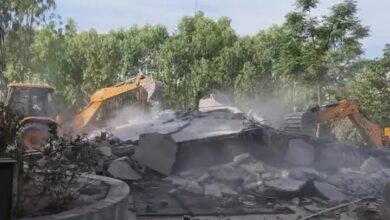 हरिद्वार में CM धामी का बुलडोजर एक्शन, अवैध मजार पर चली कार्रवाई, प्रशासन सख्त हरिद्वार में CM धामी का बुलडोजर एक्शन, अवैध मजार पर चली कार्रवाई, प्रशासन सख्त