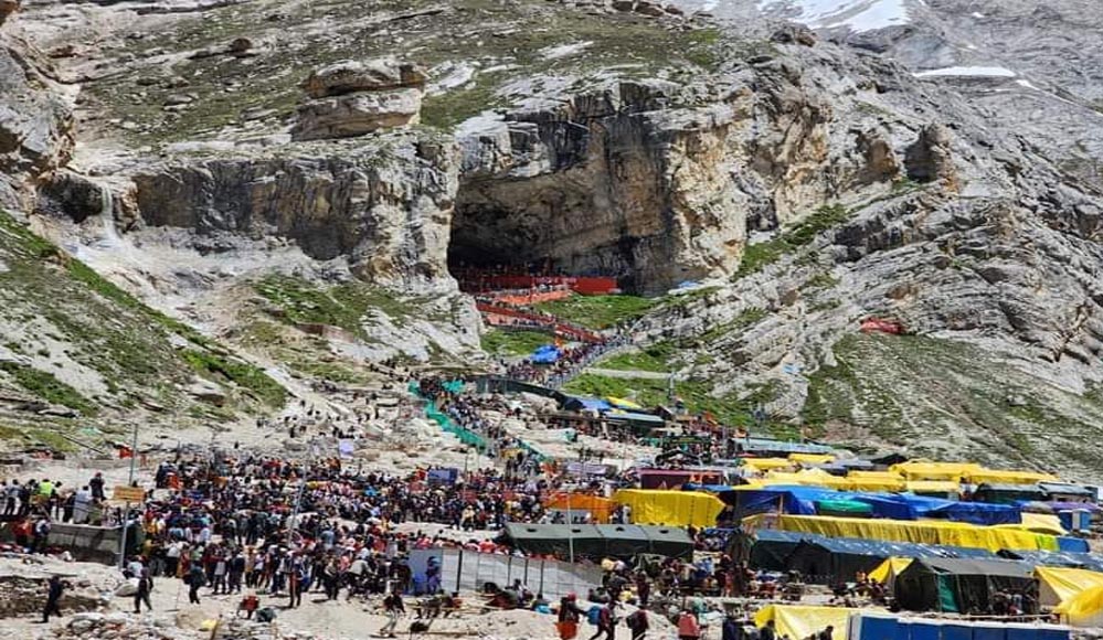 अमरनाथ यात्रियों की होगी Real-Time ट्रैकिंग, भोपाल में बनेगा कंट्रोल रूम; सुरक्षा व्यवस्था और मजबूत अमरनाथ यात्रियों की होगी Real-Time ट्रैकिंग, भोपाल में बनेगा कंट्रोल रूम; सुरक्षा व्यवस्था और मजबूत