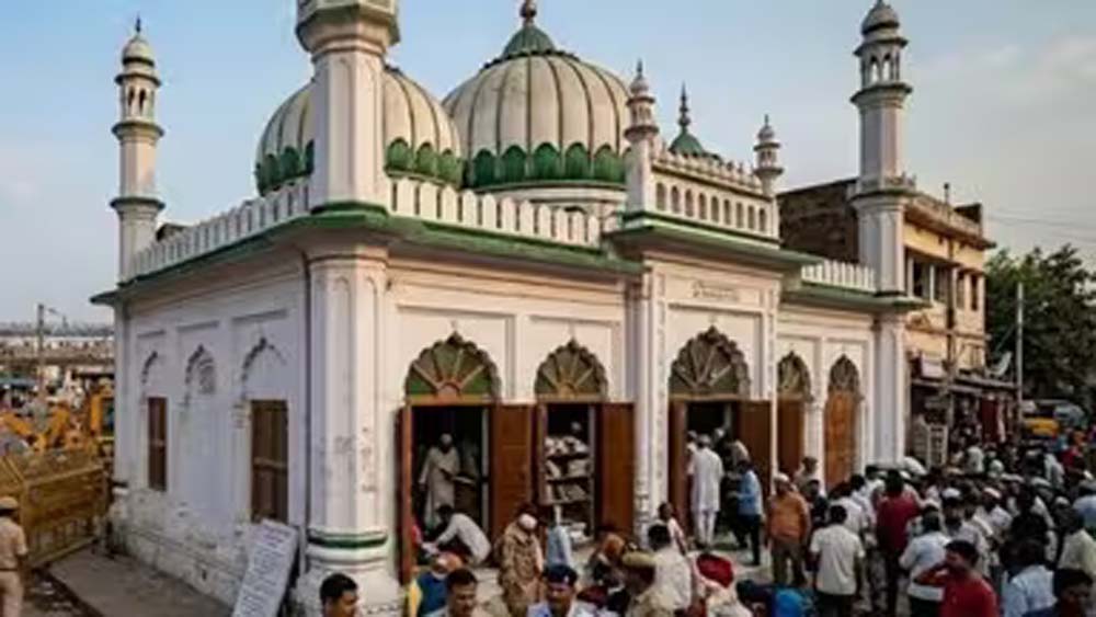 गंज शहीदां मस्जिद विवाद पर पाकिस्तान की एंट्री, जरदारी के बयान पर काशी के मुस्लिम धर्मगुरुओं का पलटवार गंज शहीदां मस्जिद विवाद पर पाकिस्तान की एंट्री, जरदारी के बयान पर काशी के मुस्लिम धर्मगुरुओं का पलटवार