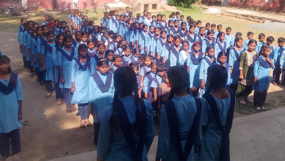 छत्तीसगढ़ के स्कूलों में बड़ा बदलाव: राष्ट्रगान के साथ गूंजेंगे राज्यगीत और वैदिक मंत्र छत्तीसगढ़ के स्कूलों में बड़ा बदलाव: राष्ट्रगान के साथ गूंजेंगे राज्यगीत और वैदिक मंत्र