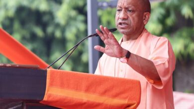 योगी सरकार की हरित पहल: उत्तर प्रदेश की सड़कों पर दौड़ेंगी हाइड्रोजन बसें योगी सरकार की हरित पहल: उत्तर प्रदेश की सड़कों पर दौड़ेंगी हाइड्रोजन बसें