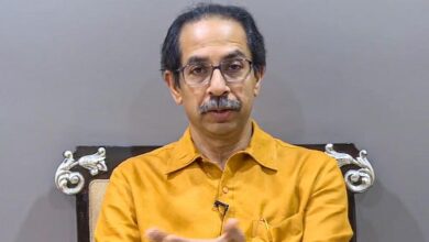 उद्धव ठाकरे को बड़ा झटका? 6 सांसदों की बगावत की चर्चा तेज, शिंदे खेमे की बढ़ी सक्रियता उद्धव ठाकरे को बड़ा झटका? 6 सांसदों की बगावत की चर्चा तेज, शिंदे खेमे की बढ़ी सक्रियता
