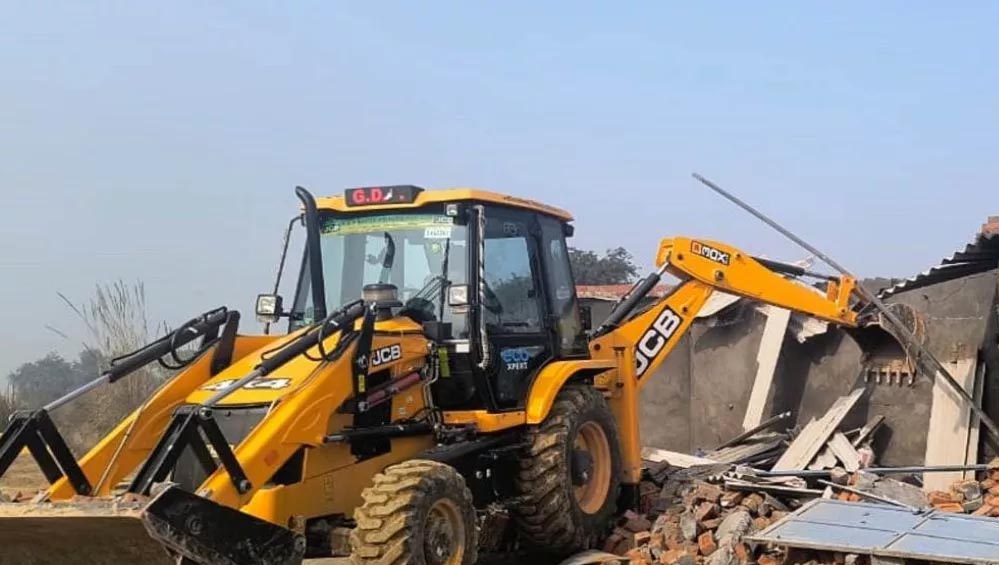 वाराणसी दालमंडी मामले में बड़ी राहत, इलाहाबाद हाईकोर्ट ने बुलडोजर कार्रवाई पर लगाई रोक वाराणसी दालमंडी मामले में बड़ी राहत, इलाहाबाद हाईकोर्ट ने बुलडोजर कार्रवाई पर लगाई रोक