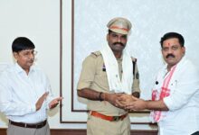 रायपुर : शौर्य चक्र से सम्मानित वीर जवानों से मिले उप मुख्यमंत्री विजय शर्मा