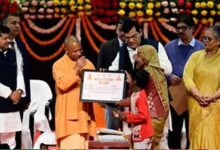 सीएम योगी ने विभिन्न योजनाओं के लाभार्थियों को वितरित किए प्रमाणपत्र और सहायता राशि