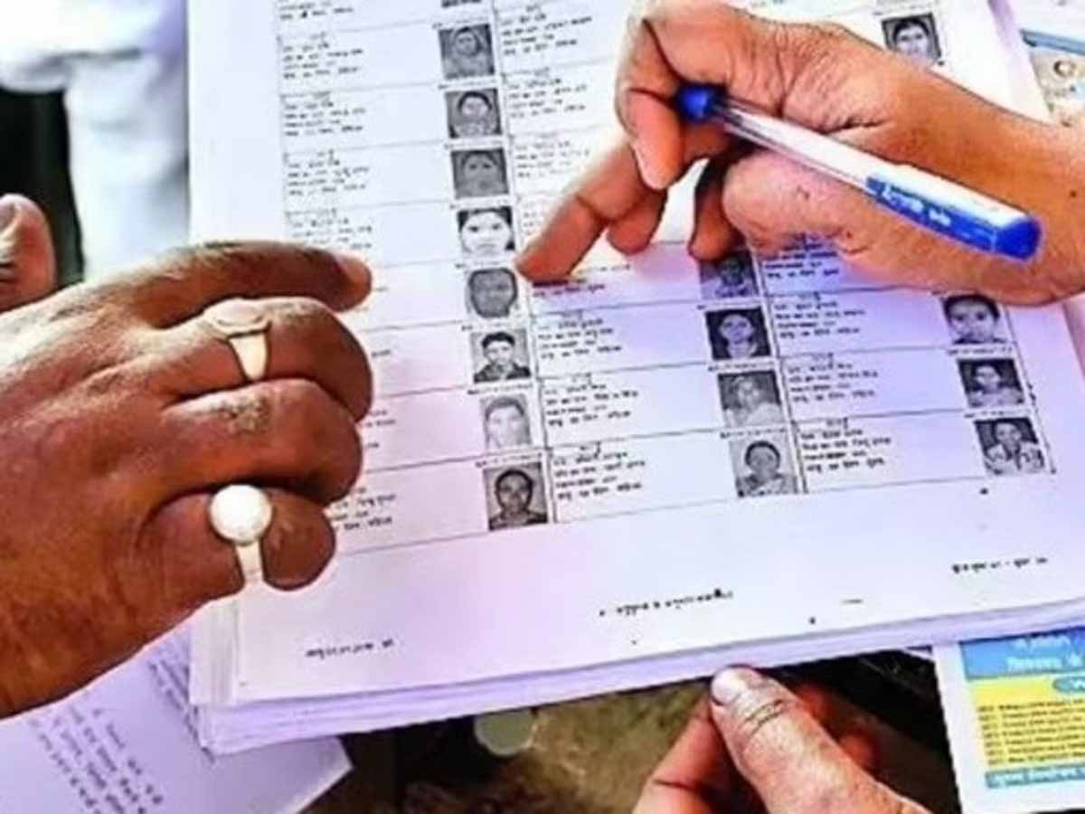 यूपी पंचायत चुनाव की अंतिम वोटर लिस्ट जारी, 12.58 करोड़ मतदाता शामिल यूपी पंचायत चुनाव की अंतिम वोटर लिस्ट जारी, 12.58 करोड़ मतदाता शामिल
