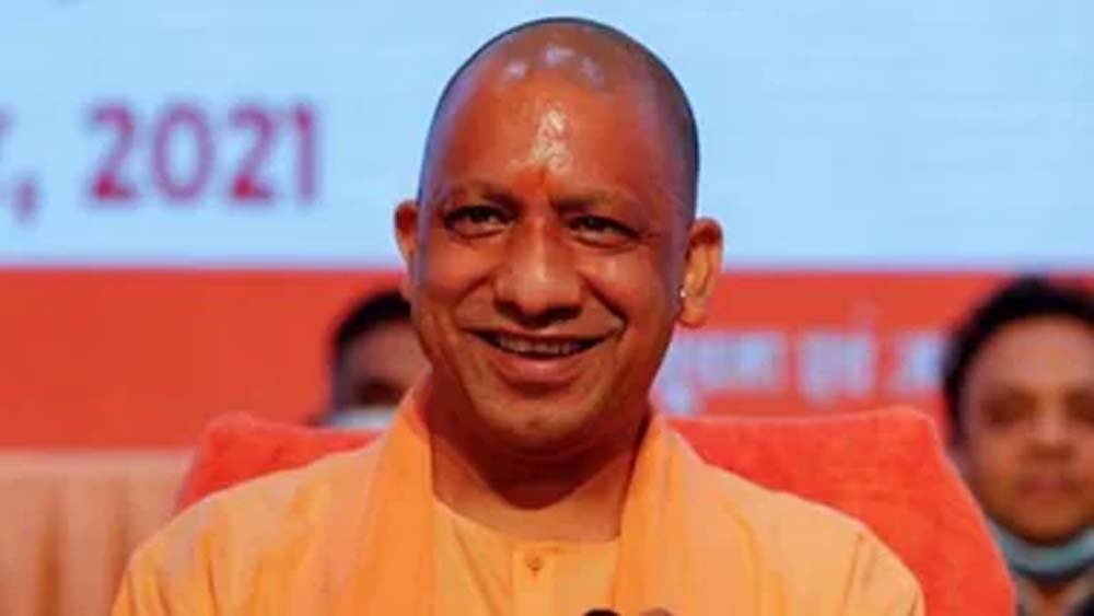 योगी सरकार का बड़ा फैसला, एक परिवार की दो बेटियों में एक की ट्यूशन फीस माफ