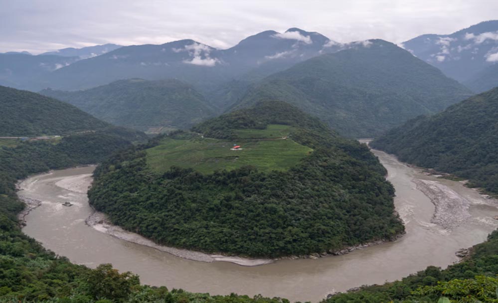 भारत की चिंता बढ़ाने वाली चीन की नई चाल! बॉर्डर से 50KM दूर ब्रह्मपुत्र पर बना रहा दुनिया का सबसे बड़ा बांध भारत की चिंता बढ़ाने वाली चीन की नई चाल! बॉर्डर से 50KM दूर ब्रह्मपुत्र पर बना रहा दुनिया का सबसे बड़ा बांध