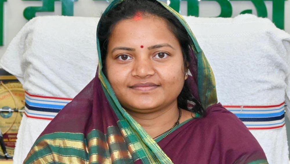 सुपोषण वृक्ष–मुनगा’ बनेगा जनआंदोलन, मंत्री लक्ष्मी राजवाड़े ने जनप्रतिनिधियों से किया पौधरोपण का आह्वान सुपोषण वृक्ष–मुनगा’ बनेगा जनआंदोलन, मंत्री लक्ष्मी राजवाड़े ने जनप्रतिनिधियों से किया पौधरोपण का आह्वान