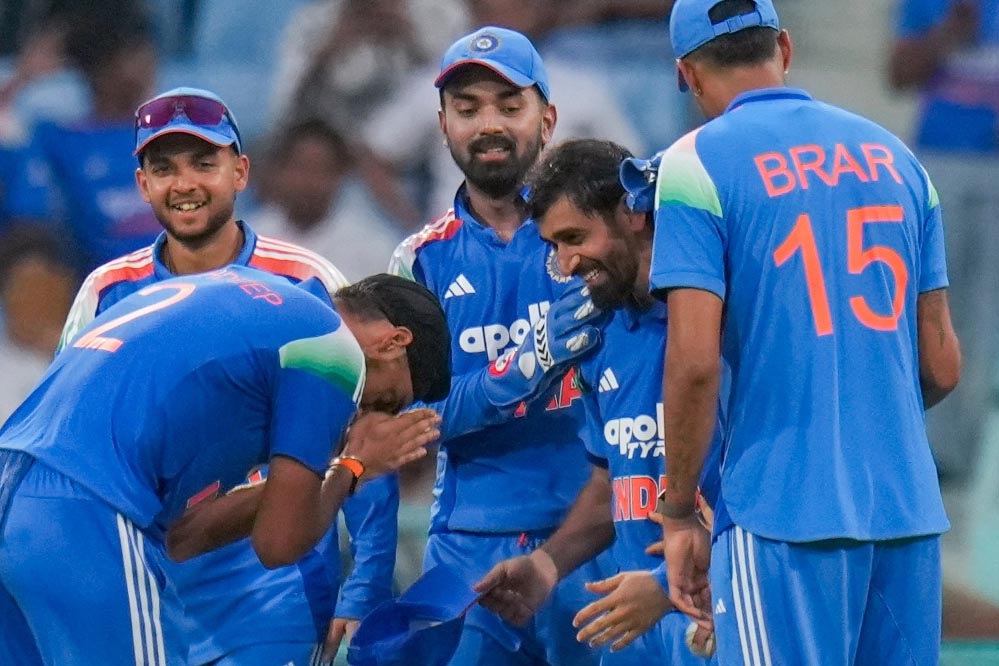 लखनऊ ODI में भारत का दबदबा, अफगानिस्तान को हराकर सीरीज पर किया कब्जा; गिल-ईशान ने लूटी महफिल लखनऊ ODI में भारत का दबदबा, अफगानिस्तान को हराकर सीरीज पर किया कब्जा; गिल-ईशान ने लूटी महफिल