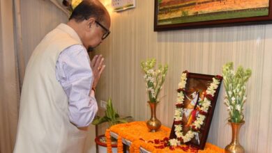 राज्यपाल ने रानी लक्ष्मी बाई के बलिदान दिवस पर उन्हें नमन किया राज्यपाल ने रानी लक्ष्मी बाई के बलिदान दिवस पर उन्हें नमन किया