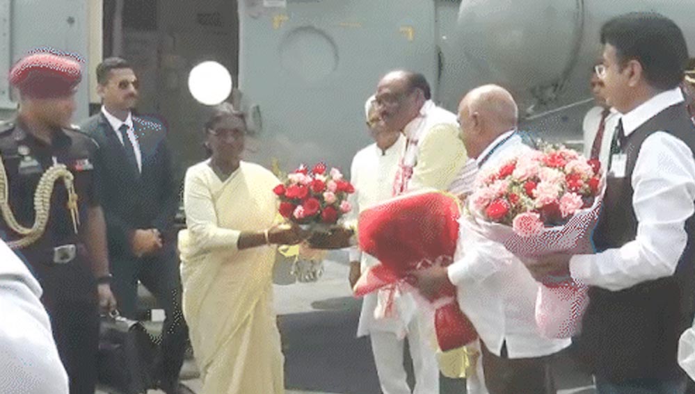 जनजातीय महासम्मेलन में राष्ट्रपति द्रौपदी मुर्मू का संबोधन, बोलीं- अध्यात्म, सामाजिक समरसता और पर्यावरण संरक्षण से बनेगा विकसित भारत जनजातीय महासम्मेलन में राष्ट्रपति द्रौपदी मुर्मू का संबोधन, बोलीं- अध्यात्म, सामाजिक समरसता और पर्यावरण संरक्षण से बनेगा विकसित भारत
