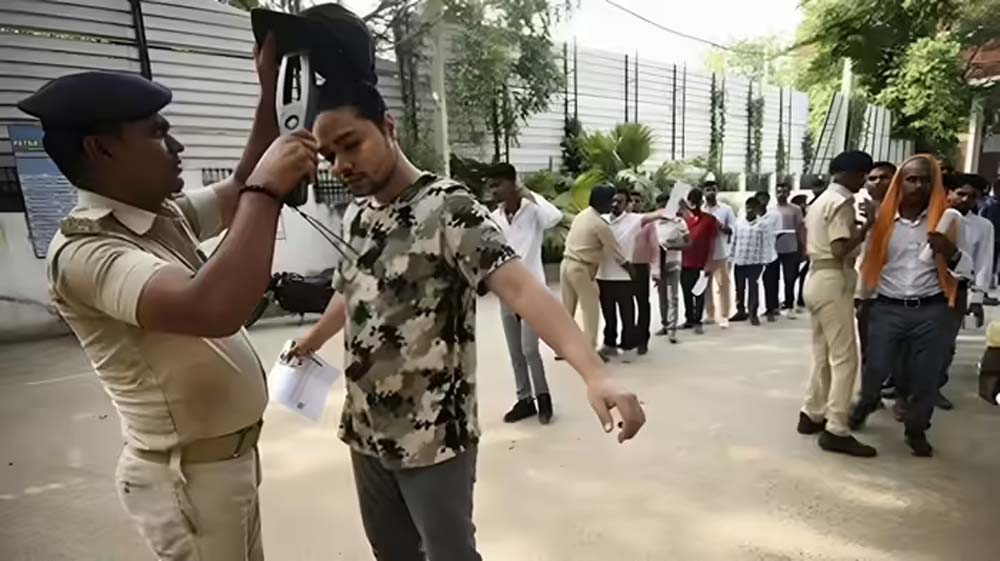 NEET-UG री-एग्जाम से पहले NTA की मेगा मॉक ड्रिल, 5,500 से अधिक केंद्रों पर सुरक्षा की परख NEET-UG री-एग्जाम से पहले NTA की मेगा मॉक ड्रिल, 5,500 से अधिक केंद्रों पर सुरक्षा की परख