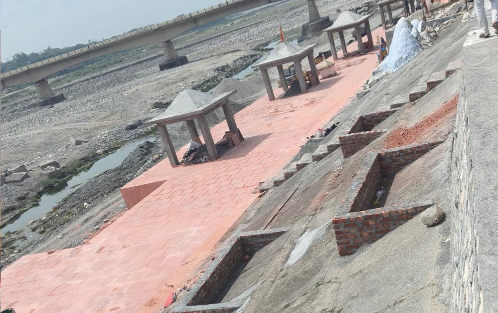 काशी की तर्ज पर मिर्जापुर में बनेगी 6 KM लंबी गंगा पैड़ी, पर्यटन और रोजगार को मिलेगा बढ़ावा काशी की तर्ज पर मिर्जापुर में बनेगी 6 KM लंबी गंगा पैड़ी, पर्यटन और रोजगार को मिलेगा बढ़ावा