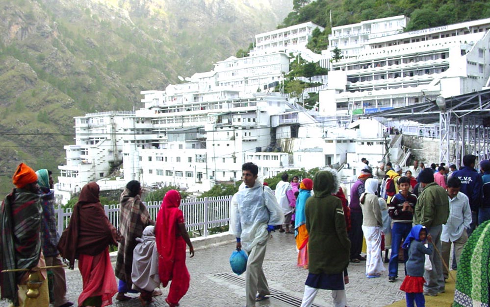 वैष्णो देवी यात्रा ने तोड़ा रिकॉर्ड, 22 जून तक 50.70 लाख श्रद्धालुओं ने किए दर्शन, 10 लाख से ज्यादा की बढ़ोतरी वैष्णो देवी यात्रा ने तोड़ा रिकॉर्ड, 22 जून तक 50.70 लाख श्रद्धालुओं ने किए दर्शन, 10 लाख से ज्यादा की बढ़ोतरी