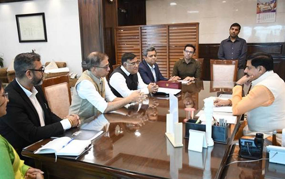 मुख्यमंत्री डॉ. यादव से हिंदुस्तान कोका-कोला बेवरेजेस के मुख्य कार्यकारी अधिकारी हेमंत रुपानी ने की भेंट मुख्यमंत्री डॉ. यादव से हिंदुस्तान कोका-कोला बेवरेजेस के मुख्य कार्यकारी अधिकारी हेमंत रुपानी ने की भेंट