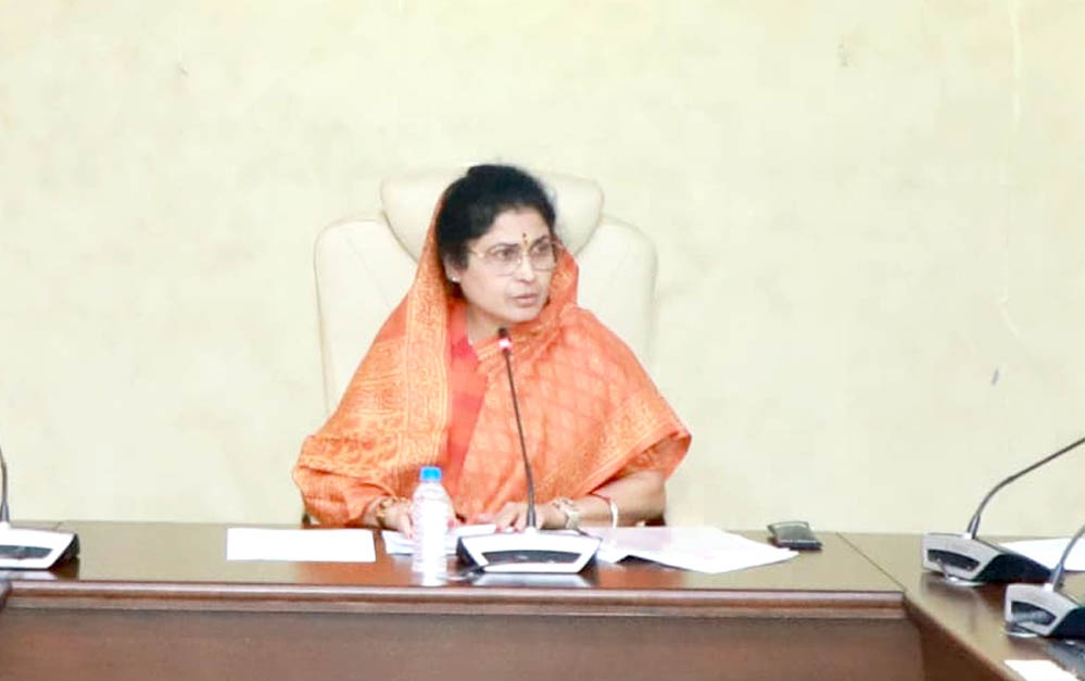 लापरवाह ठेकेदारों एक्शन की तैयारी, राज्यमंत्री गौर ने ब्लैक लिस्ट करने के दिए निर्देश