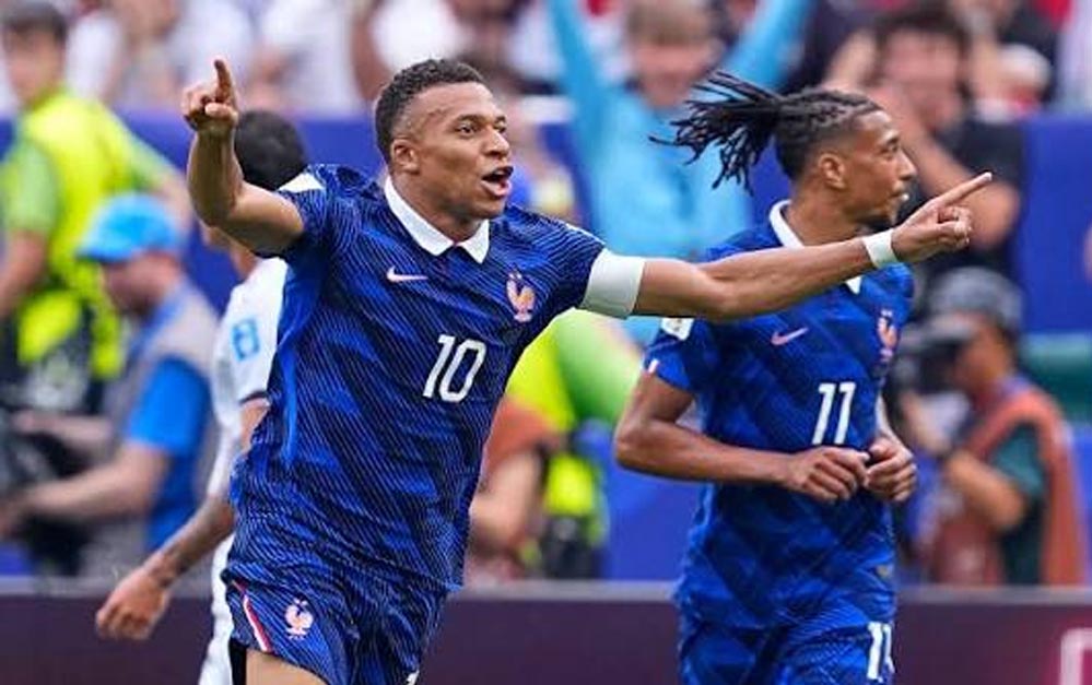 FIFA World Cup 2026: बारिश भी नहीं रोक सकी एम्बाप्पे की रफ्तार, इराक को हराकर फ्रांस नॉकआउट में FIFA World Cup 2026: बारिश भी नहीं रोक सकी एम्बाप्पे की रफ्तार, इराक को हराकर फ्रांस नॉकआउट में