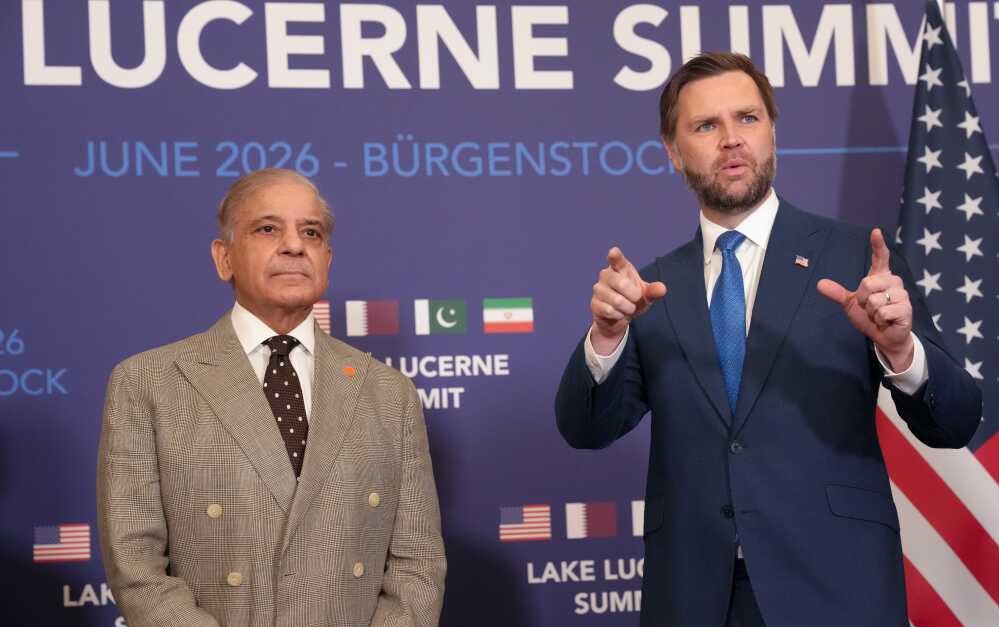‘लादेन को पनाह देने वालों पर भरोसा कैसे?’ जेडी वेंस पर उनके ही सांसद भड़के, PAK प्रेम पर घेरा ‘लादेन को पनाह देने वालों पर भरोसा कैसे?’ जेडी वेंस पर उनके ही सांसद भड़के, PAK प्रेम पर घेरा