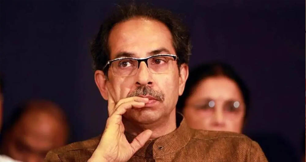 उद्धव ठाकरे के सामने नया संकट, सांसदों के बाद अब दफ्तर पर भी मंडराया खतरा
