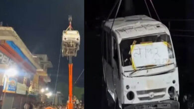 उज्जैन में मोहर्रम जुलूस का VIDEO वायरल, हवा में लटकी वैन को विस्फोट से उड़ाने का प्रदर्शन