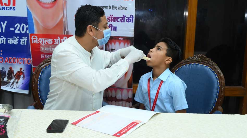 लोकभवन में लगा बाल रोग शिविर, राज्यपाल डेका ने स्वास्थ्य परीक्षण व्यवस्था का लिया जायजा