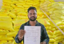 खरीफ सीजन में किसानों को समय पर मिल रही खाद, सखौली के किसान कमलेश ने जताया संतोष