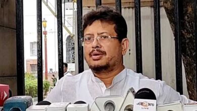 बंगाल राजनीति में बड़ा उलटफेर, 58 विधायकों ने ऋतब्रत को अपना नेता माना बंगाल राजनीति में बड़ा उलटफेर, 58 विधायकों ने ऋतब्रत को अपना नेता माना