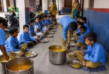 यूपी में MDM रसोइयों की रिटायरमेंट उम्र 62 साल तय करने की तैयारी, सेवा नियमावली बनेगी