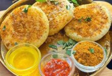 क्रिस्पी थट्टे इडली फ्राई: साउथ इंडियन पोडी मसाले के साथ एक चटपटा नाश्ता रेसिपी