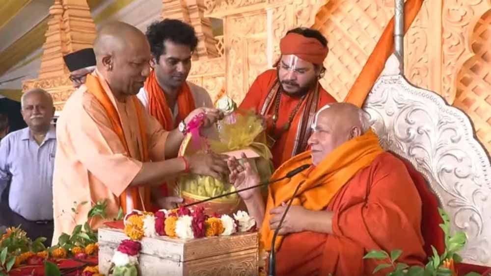 लखनऊ में सीएम योगी का बयान: भारत की धरती “धर्मशाला नहीं”, संस्कृति पर दिया जोर लखनऊ में सीएम योगी का बयान: भारत की धरती “धर्मशाला नहीं”, संस्कृति पर दिया जोर