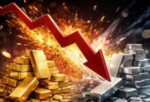 Gold-Silver Crash: अमेरिका के एक फैसले से धड़ाम हुए दाम, चांदी ₹16,500 टूटी; सोना भी फिसला