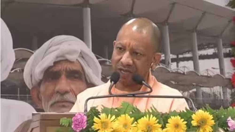 जेवर एयरपोर्ट से किसानों का सीएम आवास तक सफर: 172 किसानों ने किया योगी से संवाद जेवर एयरपोर्ट से किसानों का सीएम आवास तक सफर: 172 किसानों ने किया योगी से संवाद