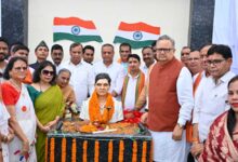 भाटापारा में गौरव का दिन, विधानसभा अध्यक्ष डॉ. रमन सिंह ने किया छत्तीसगढ़ महतारी और शहीद खोण्डे की प्रतिमा का अनावरण भाटापारा में गौरव का दिन, विधानसभा अध्यक्ष डॉ. रमन सिंह ने किया छत्तीसगढ़ महतारी और शहीद खोण्डे की प्रतिमा का अनावरण